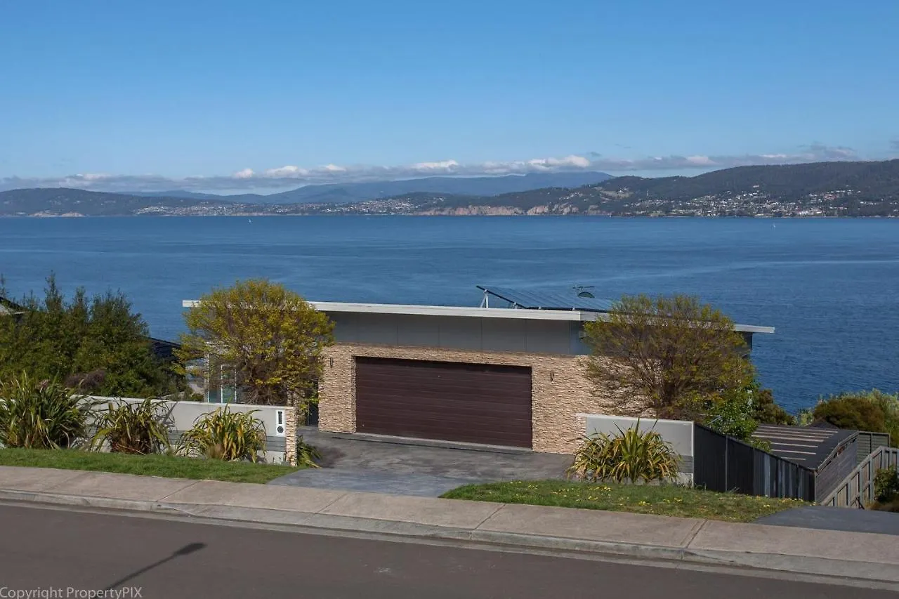 Oceana Escape Panoramic Views Luxury And Space Hobart Semesterbostad