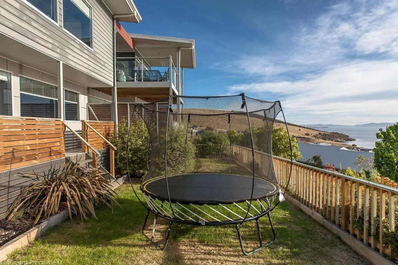Oceana Escape Panoramic Views Luxury And Space Hobart Semesterbostad