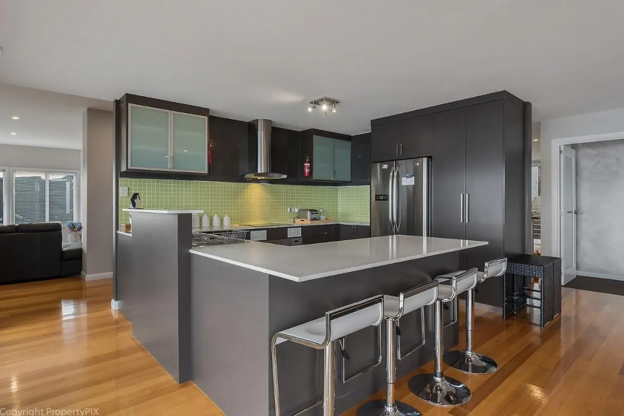Oceana Escape Panoramic Views Luxury And Space Hobart Vakantiehuis